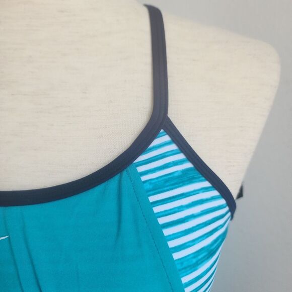 NIKE WORKOUT WOMAN'S TOP - Picture 6 of 13